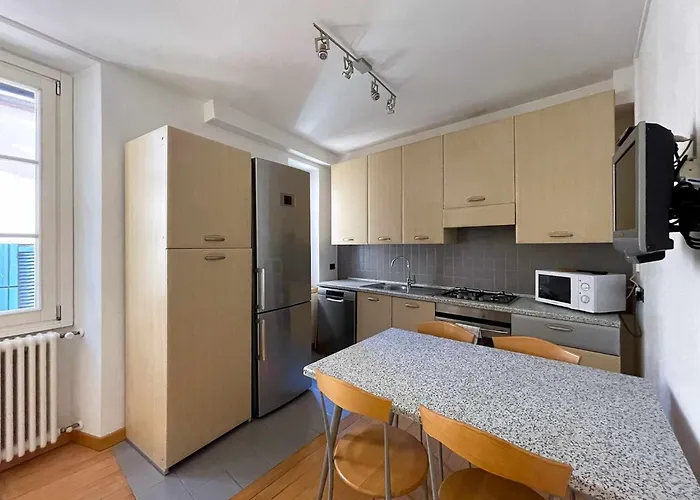 Plinio, Center Town * בלאג'יו